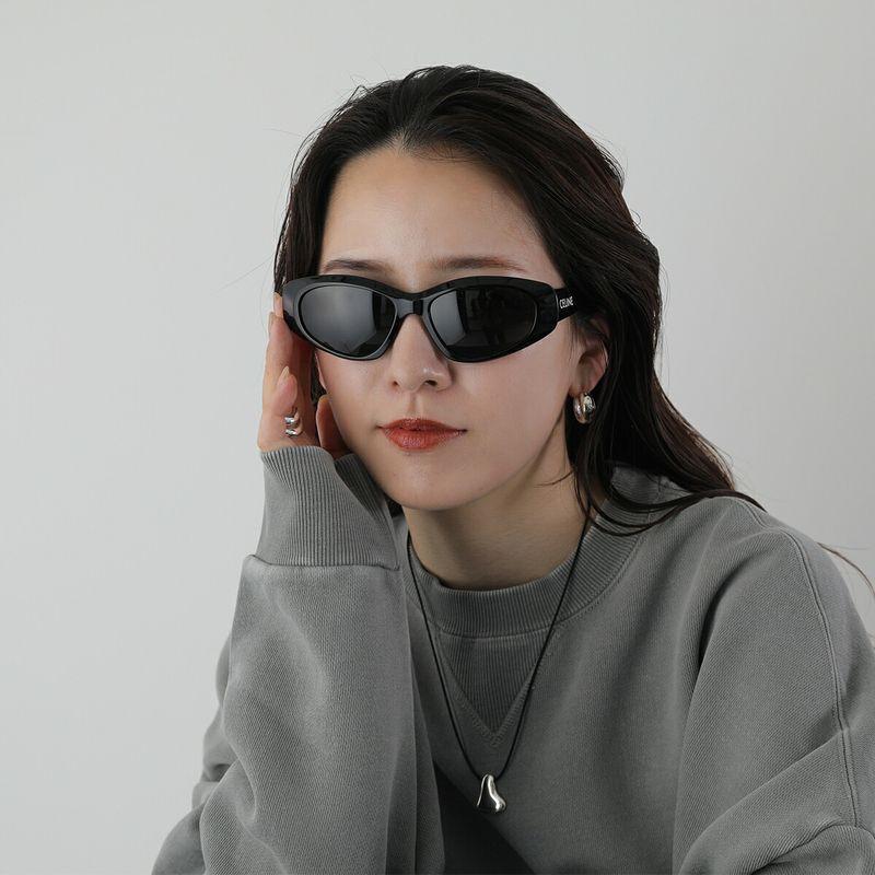 【CELINE 美品】レディースサングラス CELINE（セリーヌ） サングラス CL40279U レディース キャットアイ型