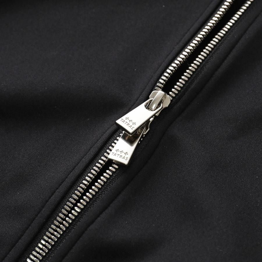 TATRAS タトラス パーカー BARBIO バルビオ MCKZ0405063588 メンズ ジップアップ フーディ ナイロン 長袖 ロゴパッチ カラー2色の画像
