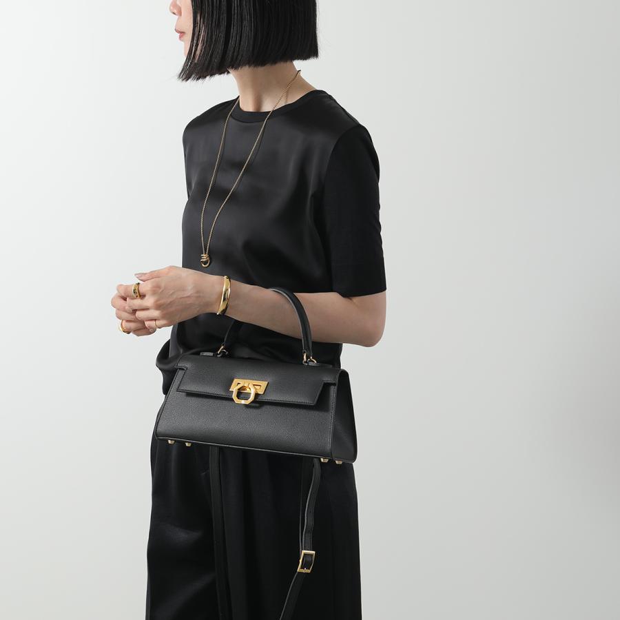 【美品】カルボッティ　バッグ カルボッティ バッグ 未使用 グレーの通販 by Carebears❤｜ラクマ