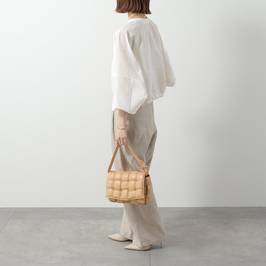BOTTEGA VENETA ベージュ ボディバッグ　ウェビング　ボッテガ BOTTEGA VENETA（ボッテガ・ヴェネタ） ショルダーバッグ パデッド