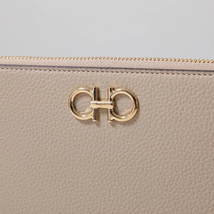 FERRAGAMO（フェラガモ） ラウンドファスナー長財布 220405 レディース