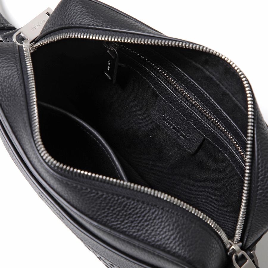 FERRAGAMO（フェラガモ） ショルダーバッグ TRAVEL EMBOSSED BLOCCO 24