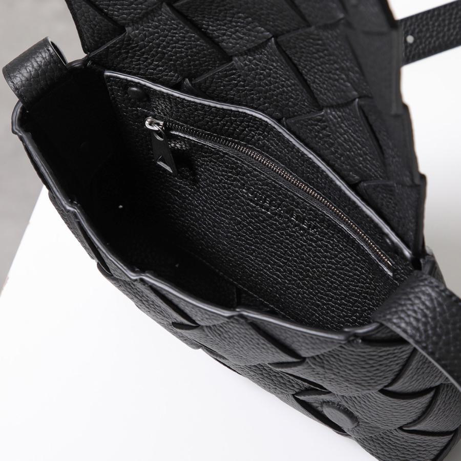 Bottega Veneta ブラック　ショルダーバッグ BOTTEGA VENETA ボッテガヴェネタ ショルダーバッグ MINI LOOP
