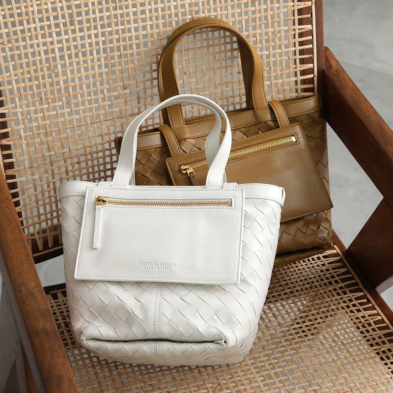 BOTTEGA VENETA（ボッテガ・ヴェネタ） ハンドバッグ FLIP FLAP