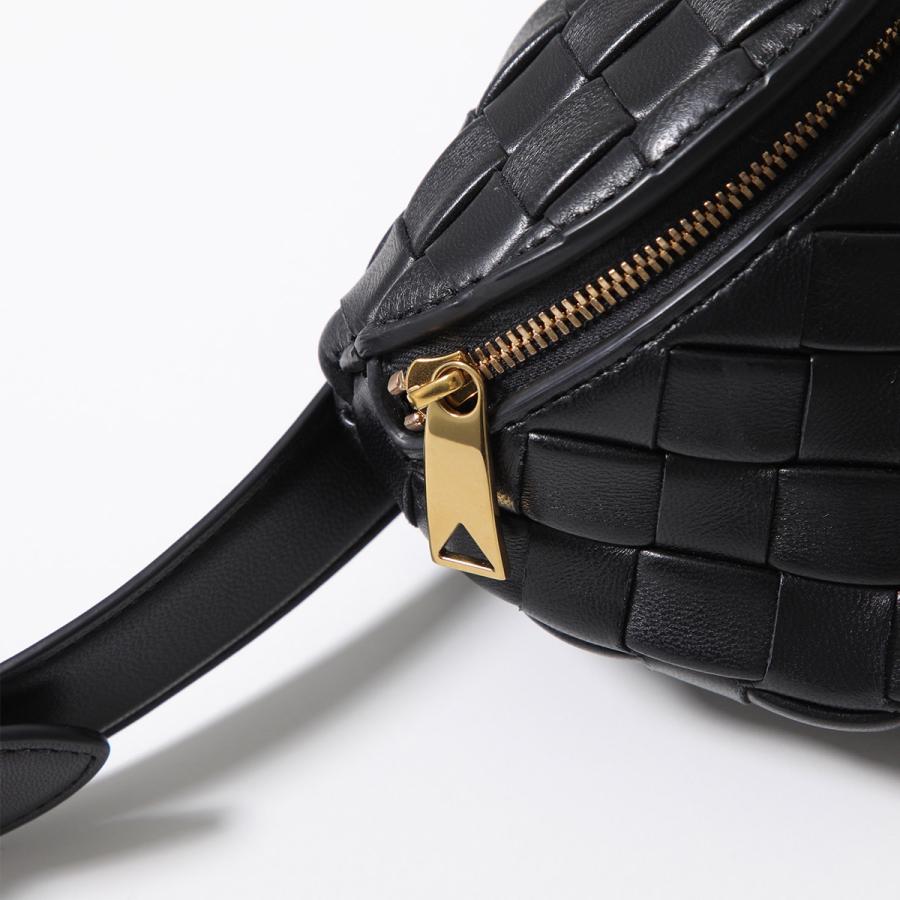BOTTEGA VENETA ブラック ボディバッグ BOTTEGA VENETA ボッテガヴェネタ ショルダーバッグ CASSETTE