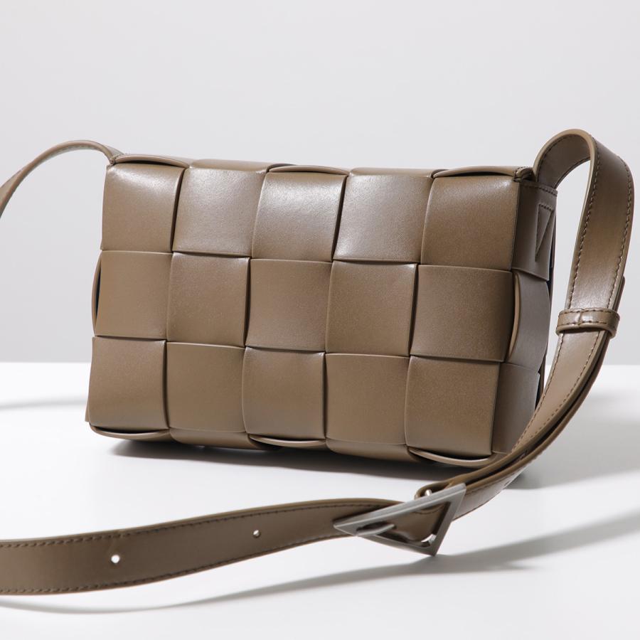 BOTTEGA VENETA ボッテガヴェネタ ショルダーバッグ CASSETTE カセット