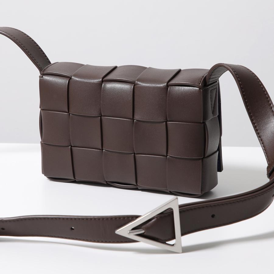 BOTTEGA VENETA（ボッテガ・ヴェネタ） ショルダーバッグ CASSETTE