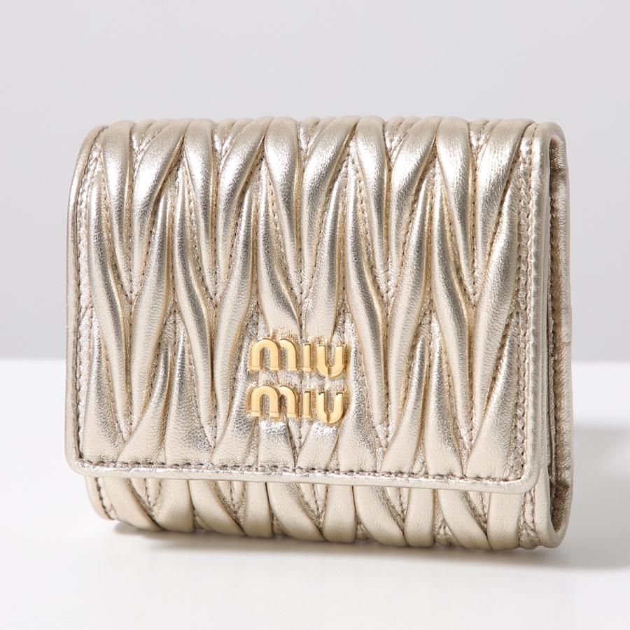 ⭐️未使用級⭐️ MIU MIU マテラッセ　コンパクトウォレット　ゴールド金具 楽天市場】MiuMiu ミュウミュウ 三つ折り財布 マテラッセ MATELASSE