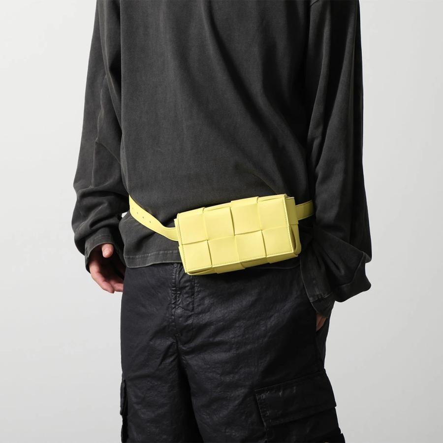 BOTTEGA VENETA（ボッテガ・ヴェネタ） ボディバッグ カセット 668572