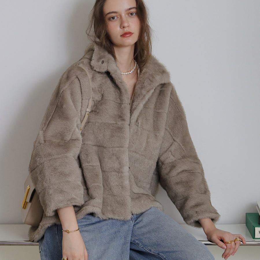 極美品✨ミューズドゥドゥーズィエムクラス　DE BALL FUR コート　ファー Deuxieme Classe（ドゥーズィエムクラス）の「DE BALL FUR コート