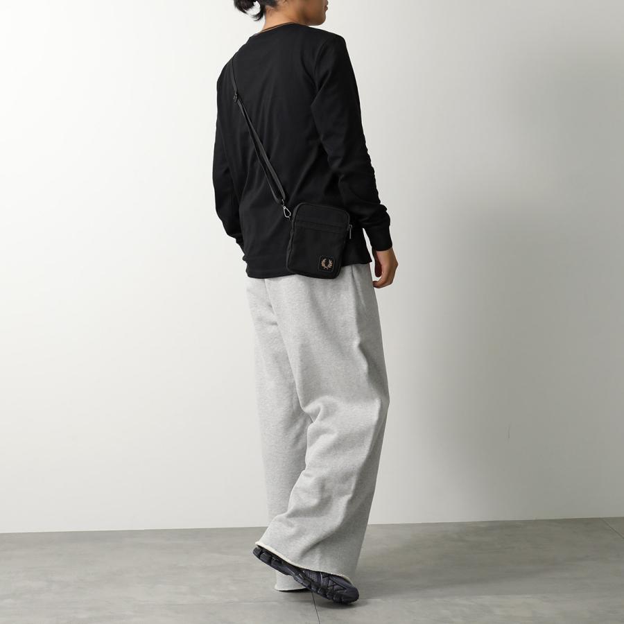 FRED PERRY（フレッドペリー） ショルダーバッグ Nylon Badge Small