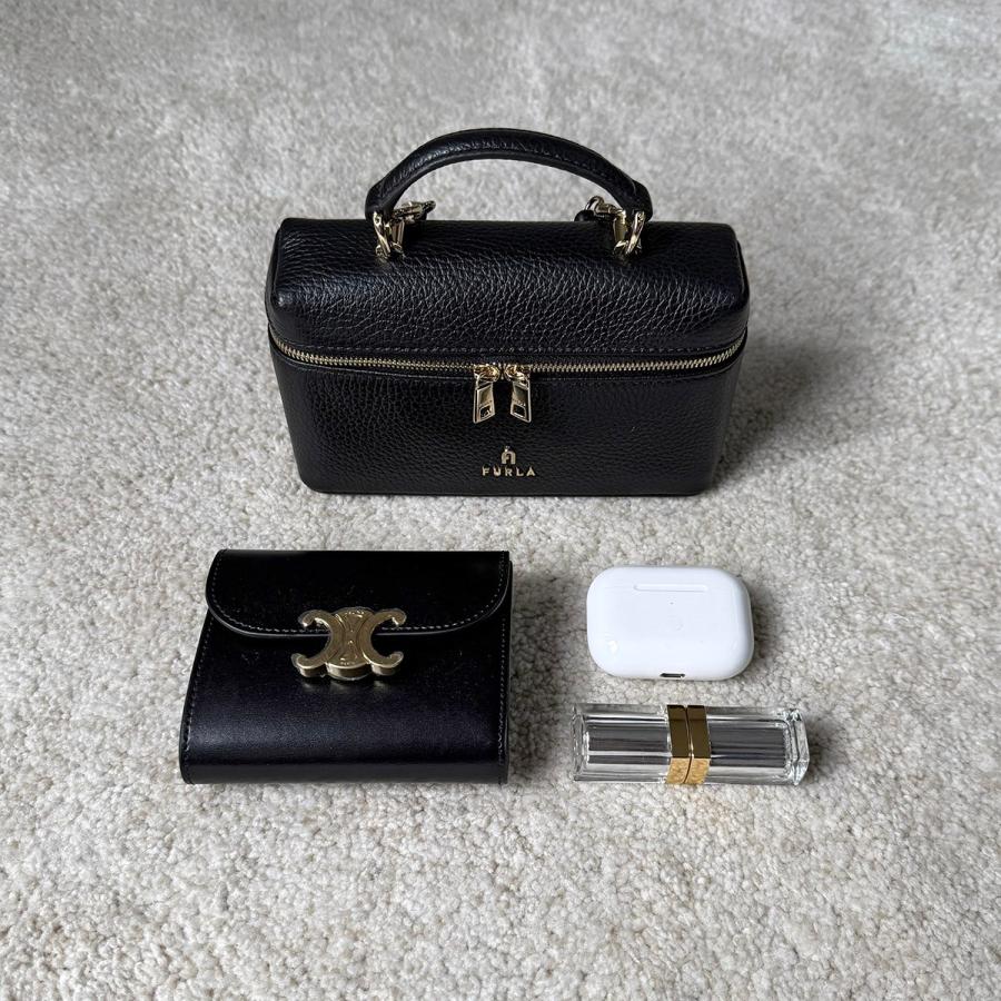 FURLA（フルラ） ショルダーバッグ Camelia Micro カメリア マイクロ