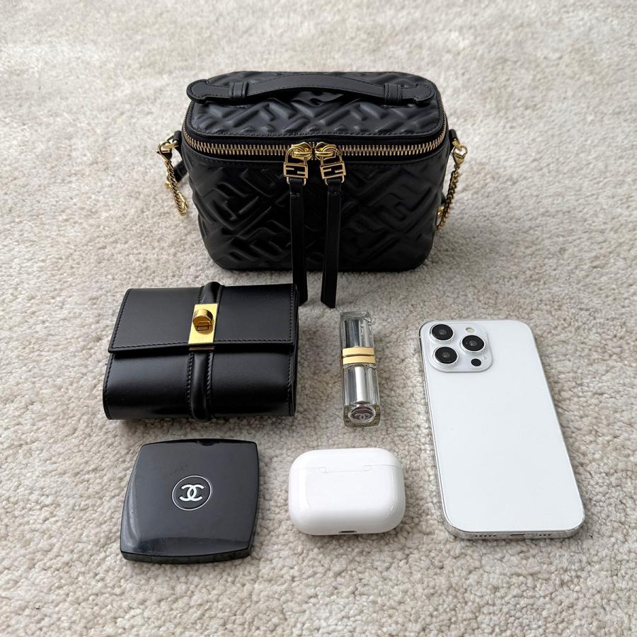 FENDI（フェンディ） ショルダーバッグ VANITY ヴァニティ 8BS108 AAJD