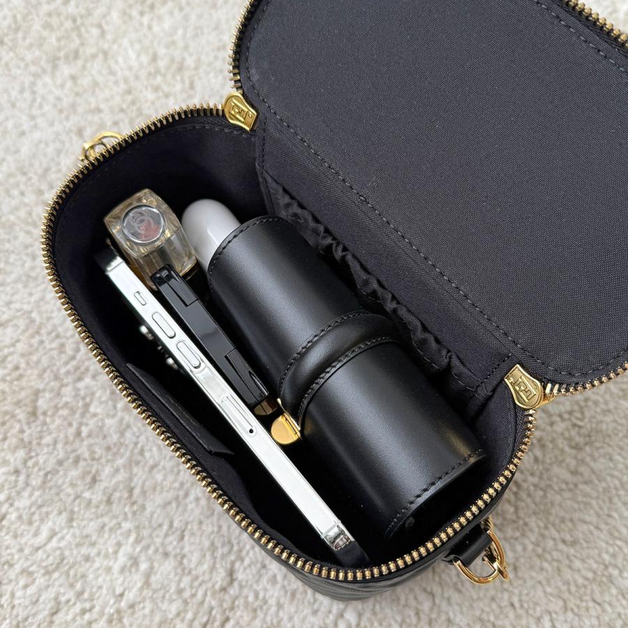 FENDI（フェンディ） ショルダーバッグ VANITY ヴァニティ 8BS108 AAJD