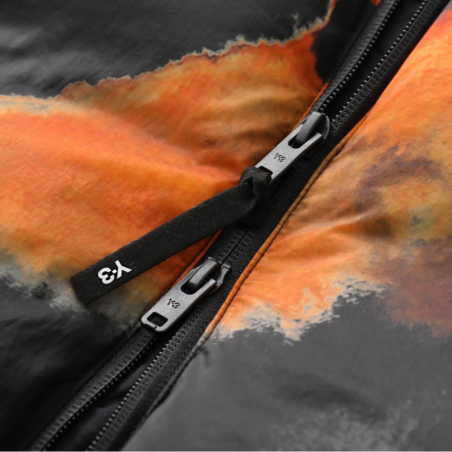 Y-3 ワイスリー ダウンジャケット AOP PUFFER JACKET KA2364 メンズ ナイロン パフ ジップアップ インナースリーブ ロゴ MULTCO/BLACKの画像