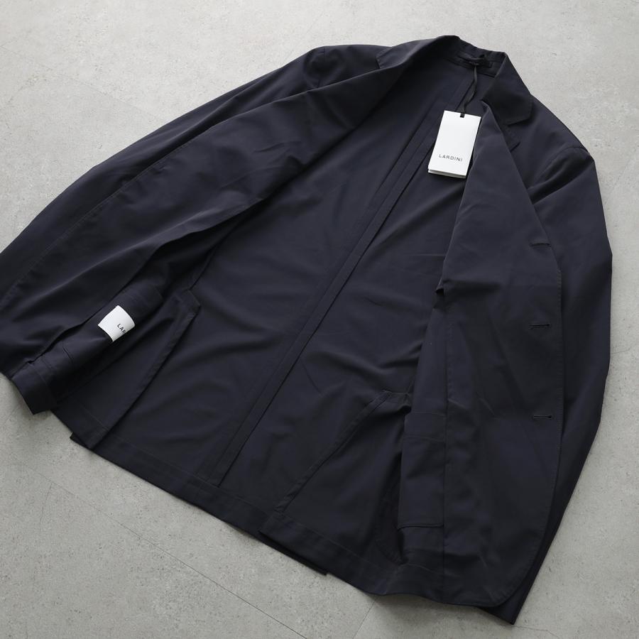 アーデル・ラルギーニ 　4枚セット LARDINI（ラルディーニ） セットアップ トラベルスーツ AA091AQ10