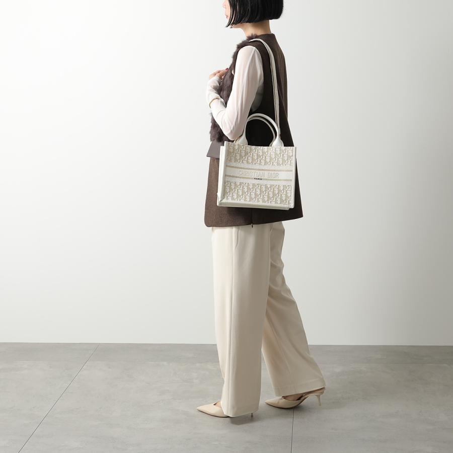 Dior ロゴパターン ハンドバッグ 中型 ディオール“蝶と花”絡み合うハートのアイコンバッグ「レディ D