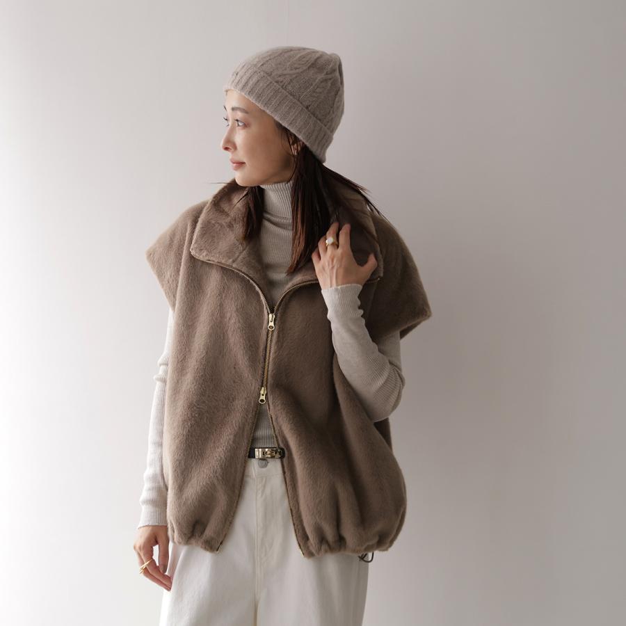 新品！ヘルノHERNOケーブルニットロゴカシミヤ入りウールビーニー 新品！ヘルノHERNOケーブルニットロゴカシミヤ入りウールビーニー 新品