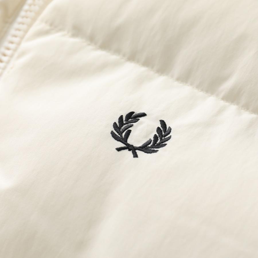 FRED PERRY（フレッドペリー） 中綿ジャケット RAGLAN SLEEVE PADDED