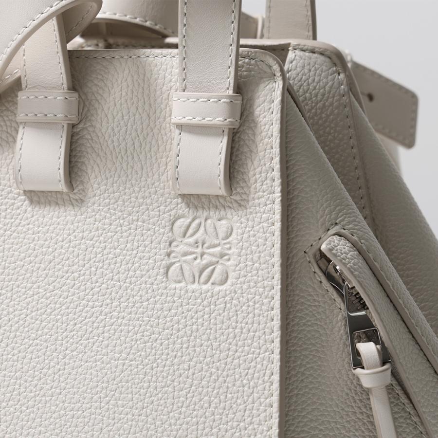 LOEWE（ロエベ） ハンドバッグ HAMMOCK COMPACT ハンモックバッグ