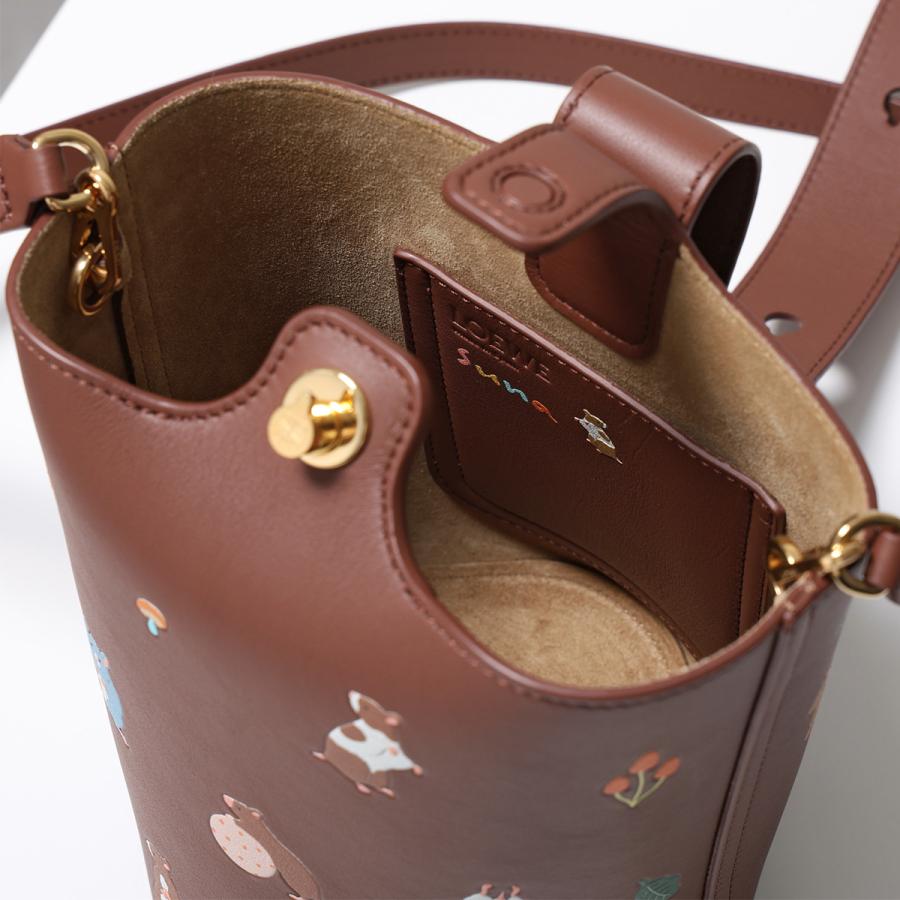 LOEWE（ロエベ） ショルダーバッグ PEBBLE BUCKET MINI BAG ペブル