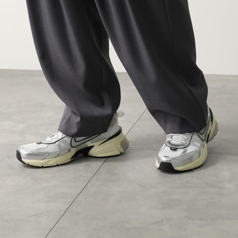 NIKE（ナイキ） スニーカー V2K RUN ラン HJ4497 メンズ ローカット