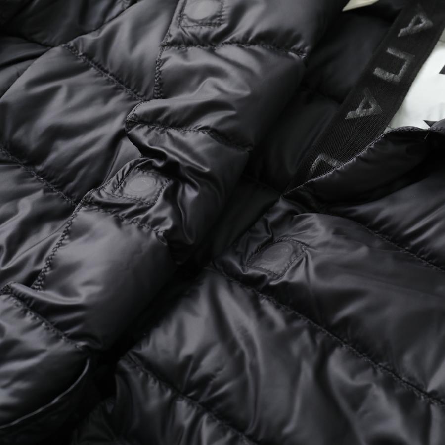 LIVIANA CONTI（リビアナコンティ） ダウンジャケット CNTW03