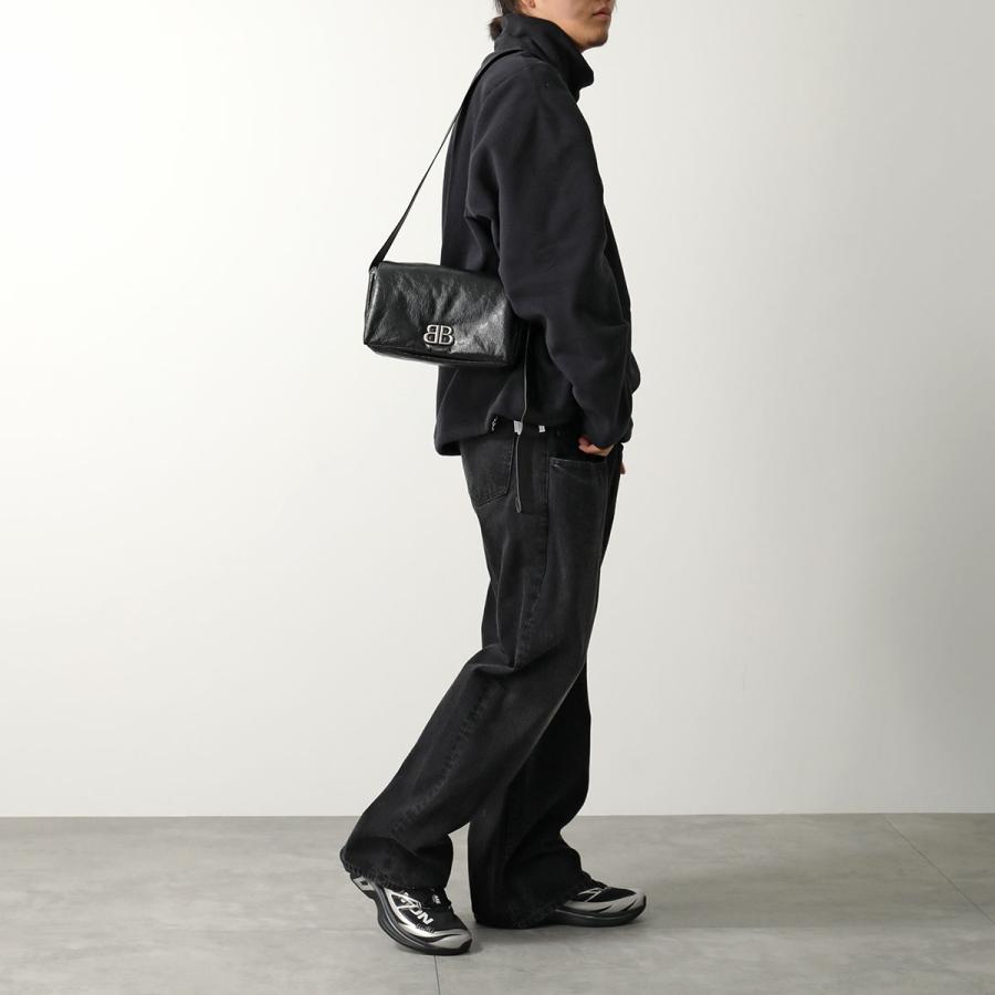 【極美品】BALENCIAGA バレンシアガ スモールメッセンジャーバッグ 黒 ブラック の メンズ Explorer メッセンジャーバッグ スモール
