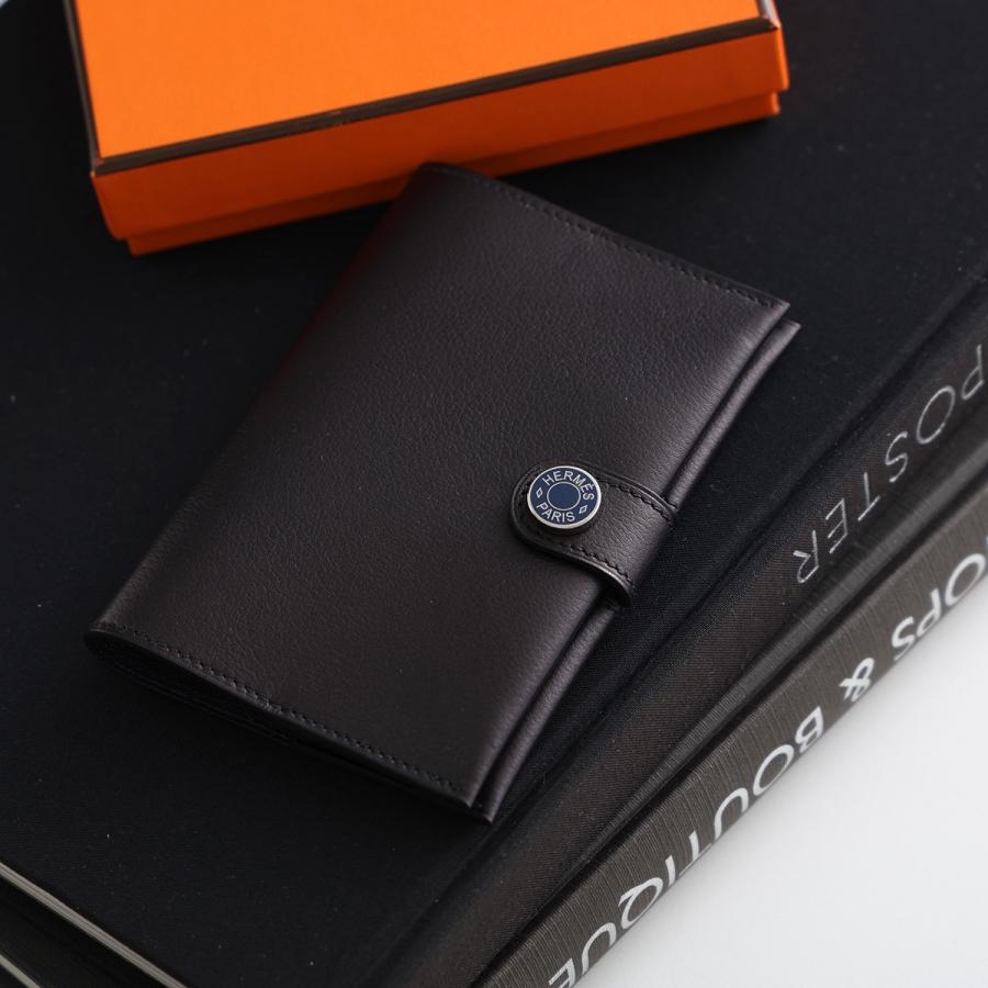 エルメス HERMESネイビー レザー パスポートケース 型押し 直営店購入 エルメス HERMESネイビー レザー パスポートケース 型押し 直営店購入