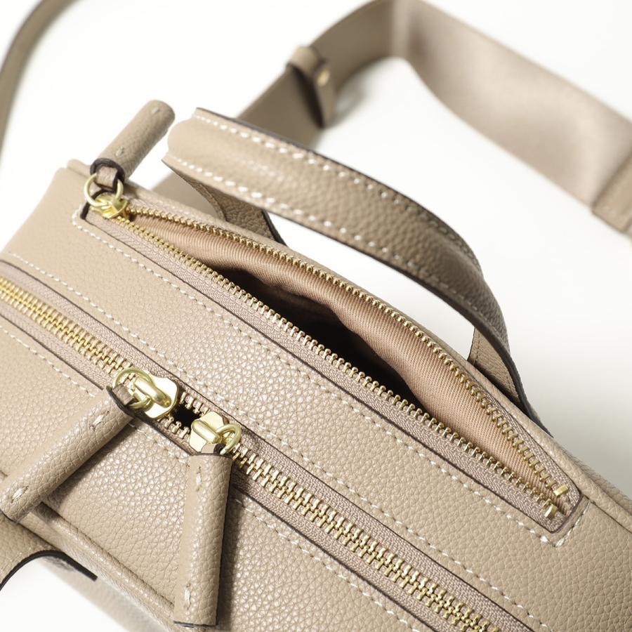 mica della valle（ミカデラヴァッレ） ショルダーバッグ Monica