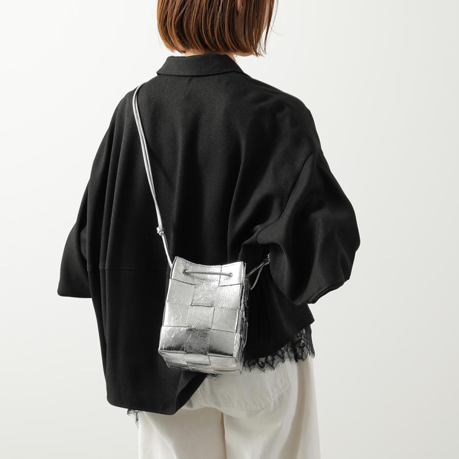 極美品 BOTTEGA VENETA ボッテガ カセット ショルダーバッグ BOTTEGA VENETA（ボッテガ・ヴェネタ） ショルダーバッグ CASSETTE