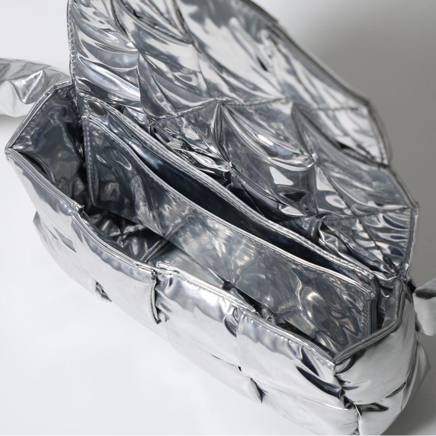 BOTTEGA VENETA（ボッテガ・ヴェネタ） ショルダーバッグ CASSETTE