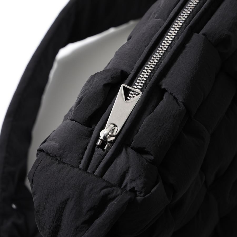 BOTTEGA VENETA（ボッテガ・ヴェネタ） ショルダーバッグ CASSETTE