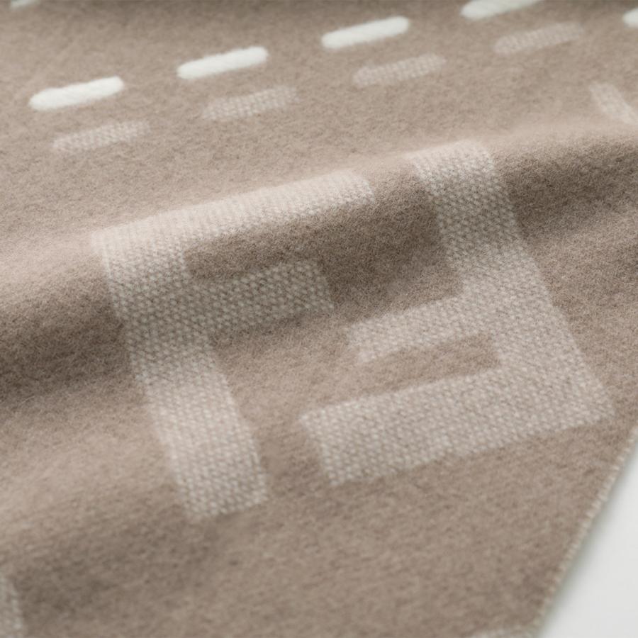 ✨極美品✨FENDIフェンディ　ズッカ柄　ウールマフラー　アイボリー FENDI（フェンディ） マフラー レディース カシミヤ混 ズッカ柄 総柄