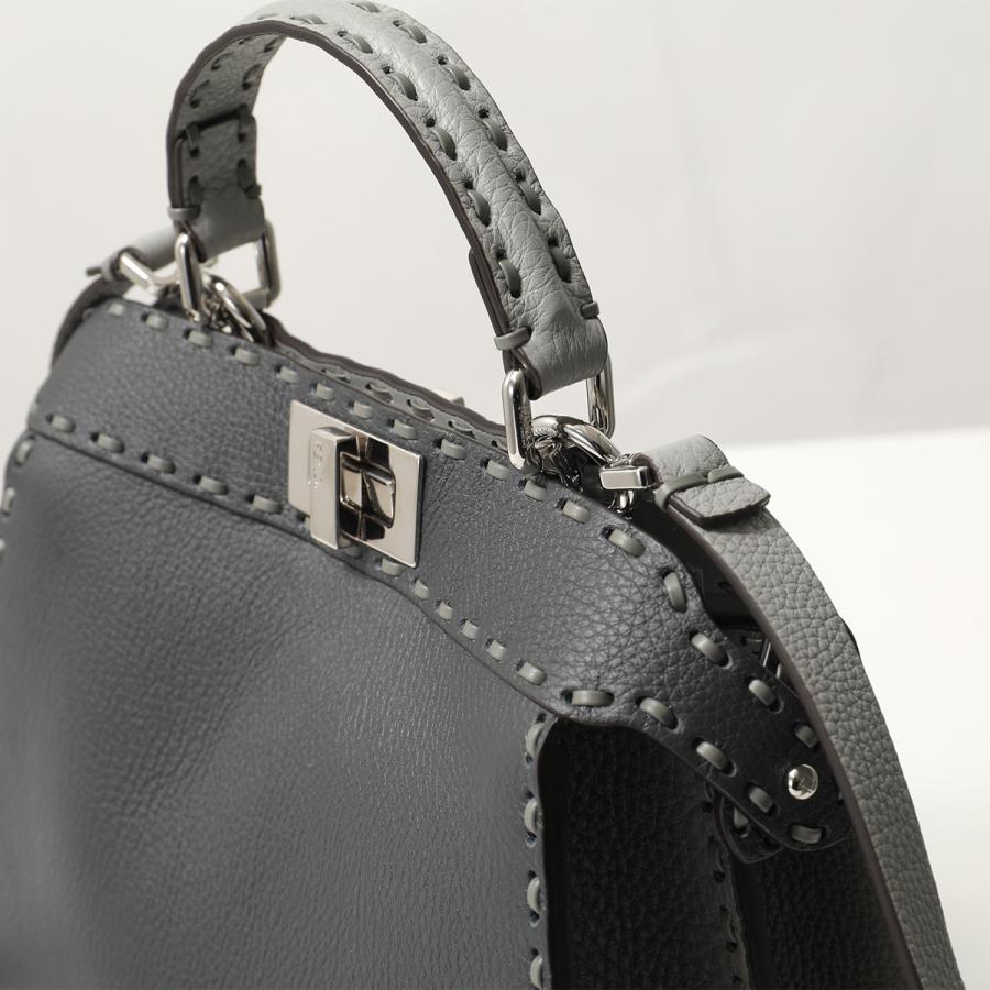 FENDI（フェンディ） ショルダーバッグ PEEKABOO ISeeU SMALL