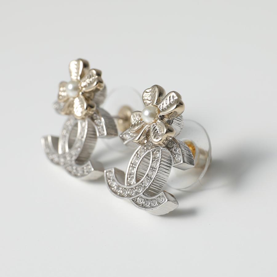 美品 CHANEL パール付きピアス 即完売【CHANEL】大人気 パールCCロゴピアス プレゼントにも (CHANEL