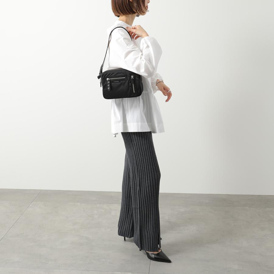 ANYA HINDMARCH（アニヤ・ハインドマーチ） ショルダーバッグ