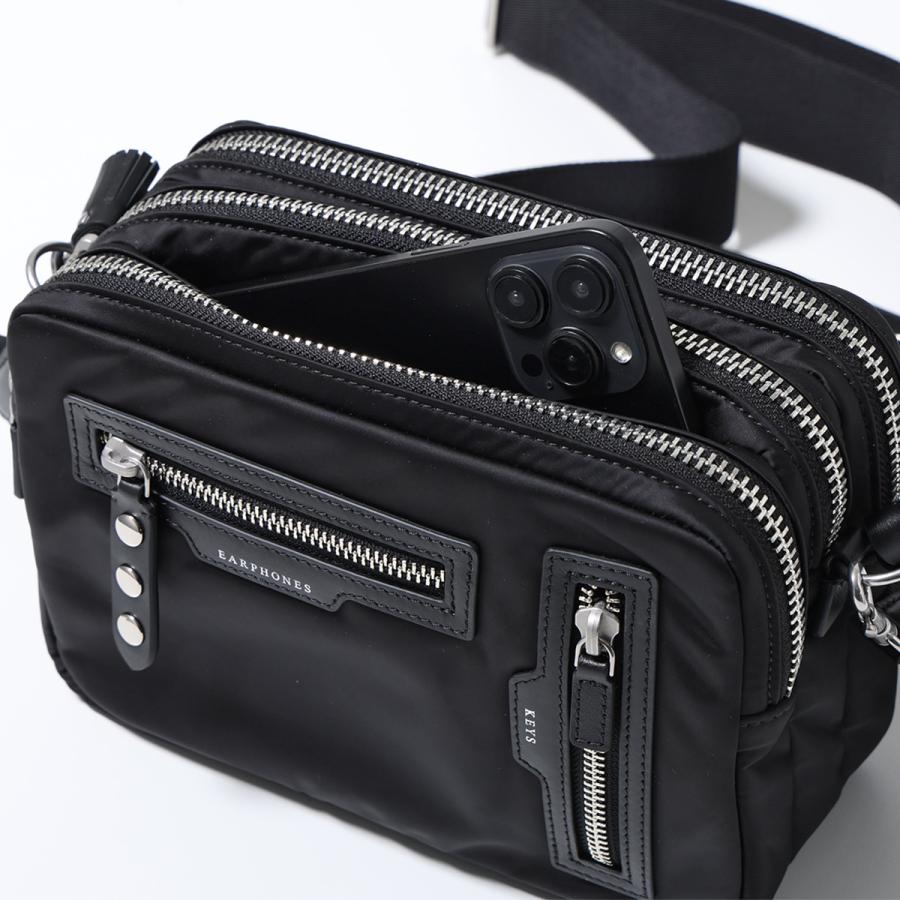 ANYA HINDMARCH（アニヤ・ハインドマーチ） ショルダーバッグ