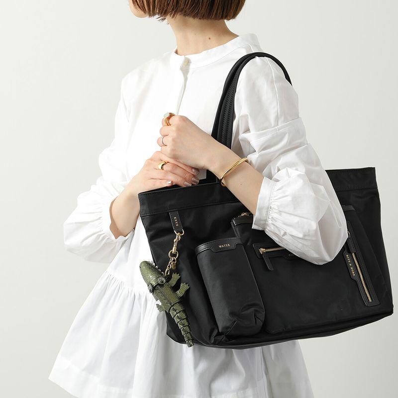 ANYA HINDMARCH（アニヤ・ハインドマーチ） キーホルダー Charm