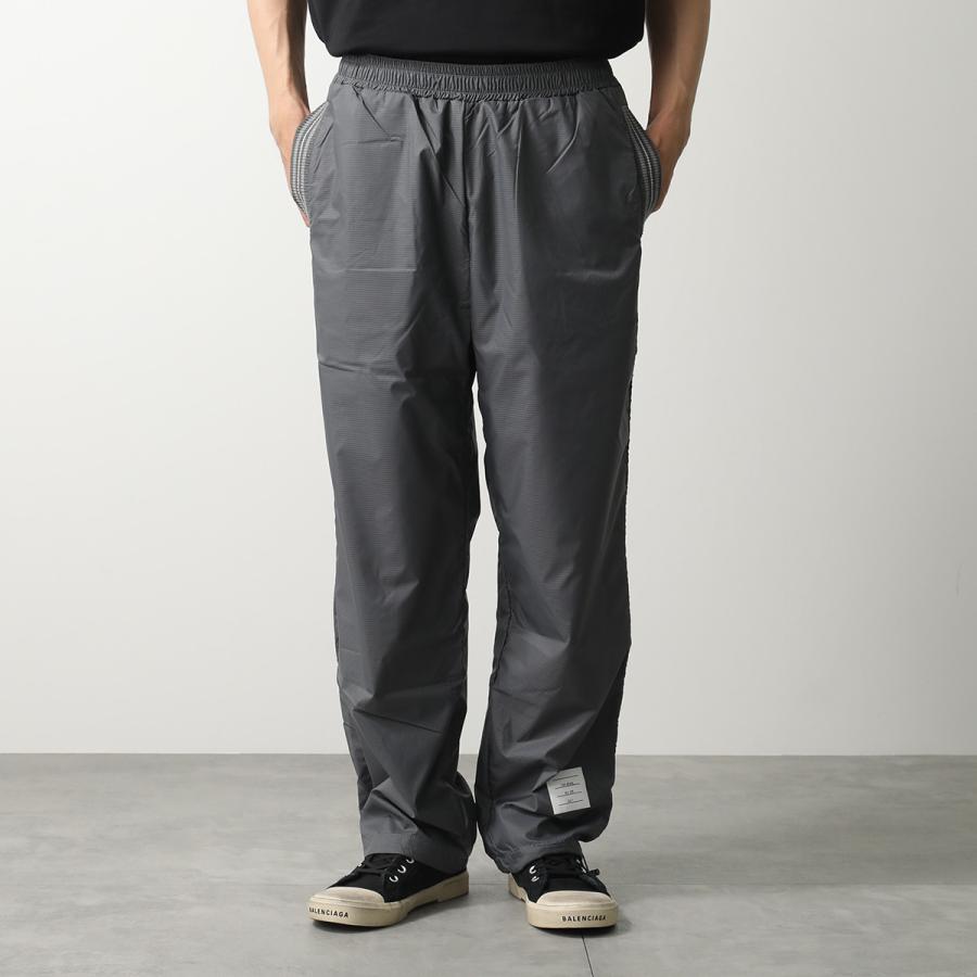 THOM BROWNE トムブラウン ナイロンパンツ MJQ208A 06859 メンズ イージーパンツ ストレート ドローコード トレーニング 045/SILVER MJQ208A06859045の画像