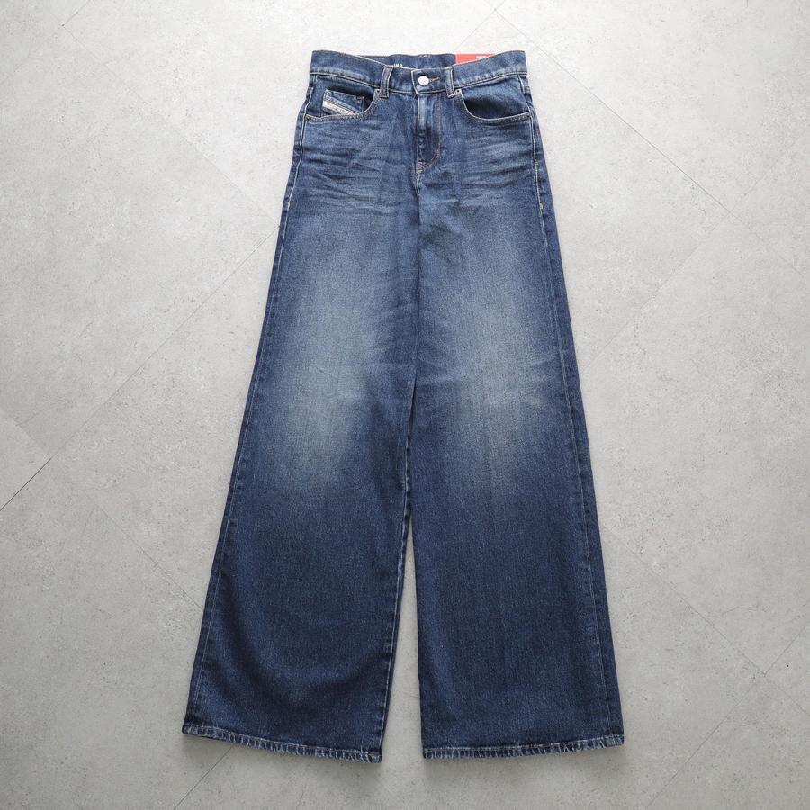 DIESEL（ディーゼル） デニムパンツ flare jeans 1978 D-AKEMI A03624