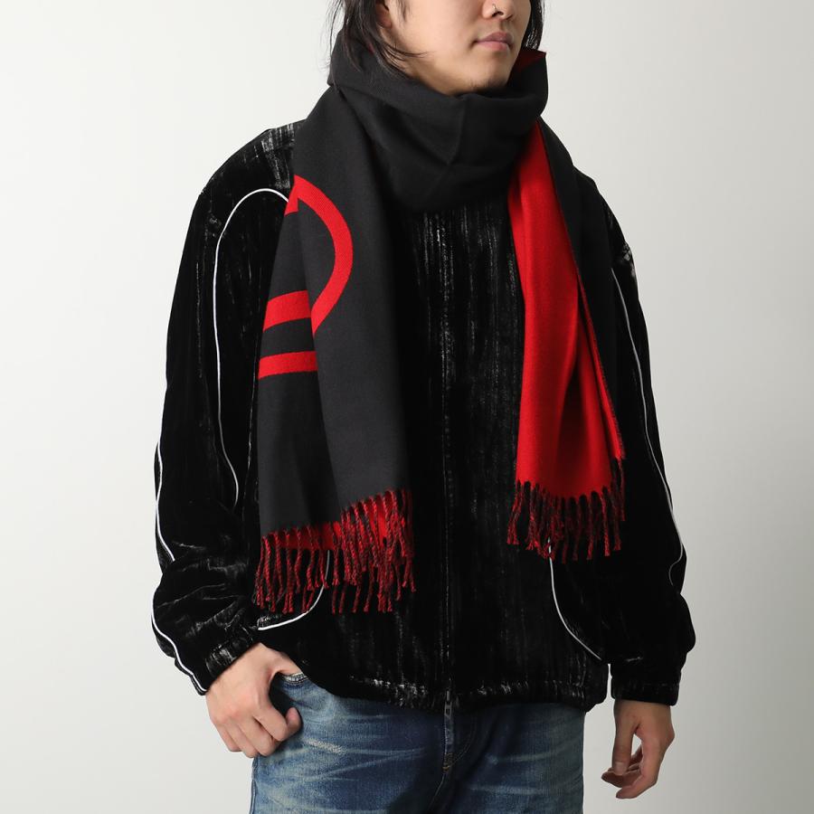 ロゴ入り黒マフラー ウール混紡 フリンジ付き ロゴ入り黒マフラー ウール混紡 フリンジ付き