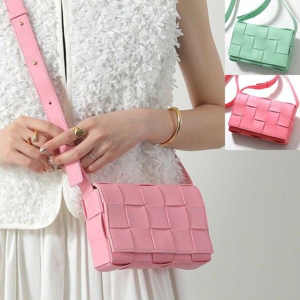 【タイムセール&クーポン5%OFF】ボッテガヴェネタ／BOTTEGA VENETA スモール カセット斜め掛けショルダーバッグマキシイントレチャート クロスボディ(トープ・グレー) 730848 VMAY1 2560／TAPE GRAY[返品無料] BOTTEGA VENETA（ボッテガ・ヴェネタ） 【カラー限定特価】BOTTEGA