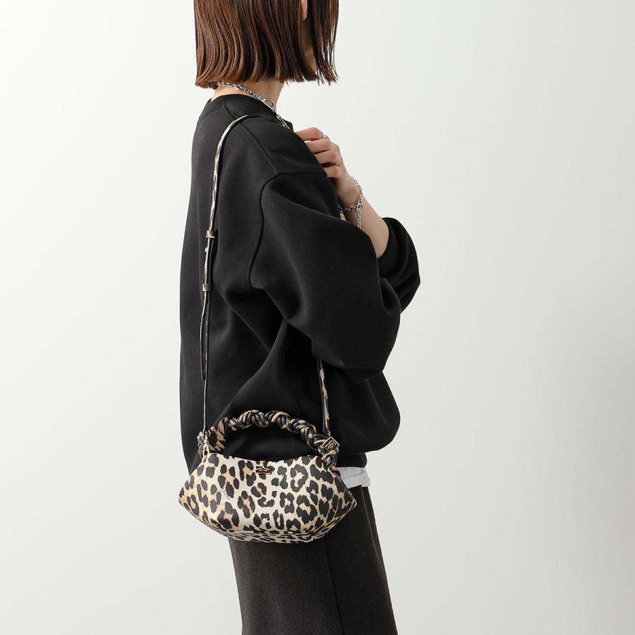 GANNI 黒 ハンドバッグ ヒョウ柄内装 GANNI（ガニー） ハンドバッグ Bou Mini Grained Printed B2100063