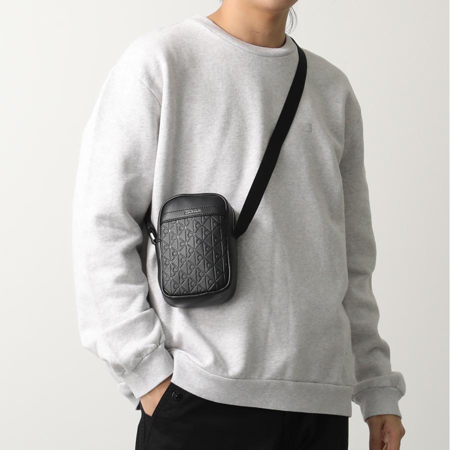 極美品 CK カルバンクライン レザーショルダーバッグ ロゴエンボス 二層 Calvin Klein（カルバン・クライン） ショルダーバッグ EMBLEM AOP