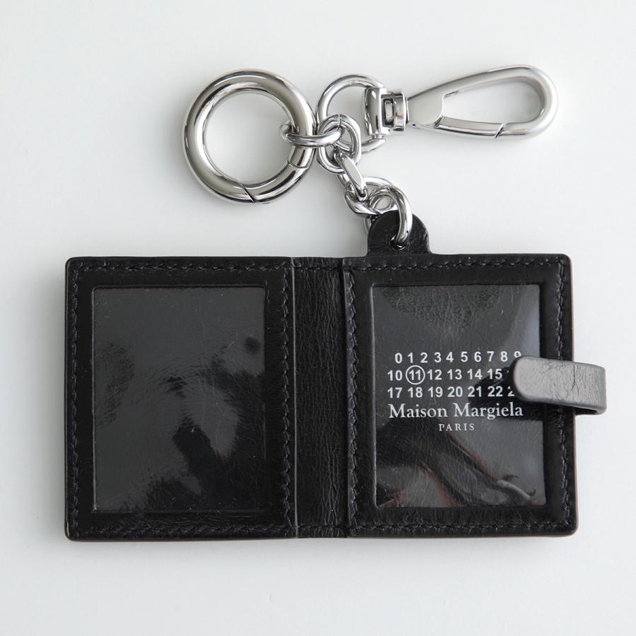 Maison Margiela（メゾンマルジェラ） IDフォトホルダーチャーム