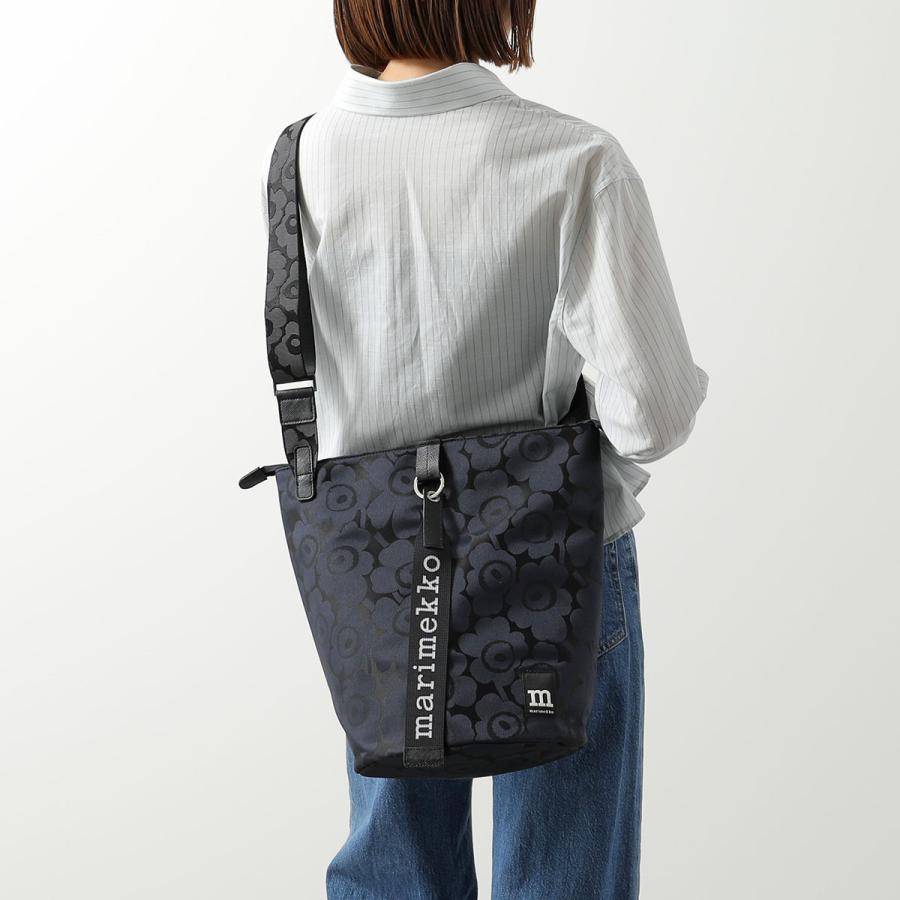 【美品】マリメッコ  ショルダーバッグ marimekko（マリメッコ） ショルダーバッグ All Day Bucket Unikko