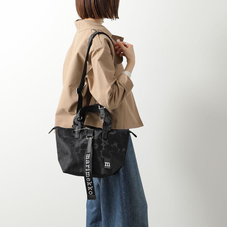 値下げ【未使用】marimekko　牛革Unikko柄コンパクトショルダーバッグ marimekko（マリメッコ） ショルダーバッグ Tote S Unikko トート