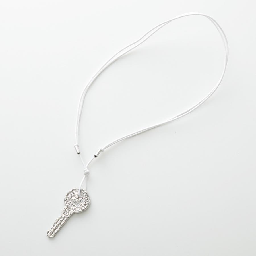 MM6 エムエムシックス メゾンマルジェラ ネックレス SM6UU0090 P6622 レディース 鍵 キーペンダント アクセサリー 956 SM6UU0090P6622956の画像