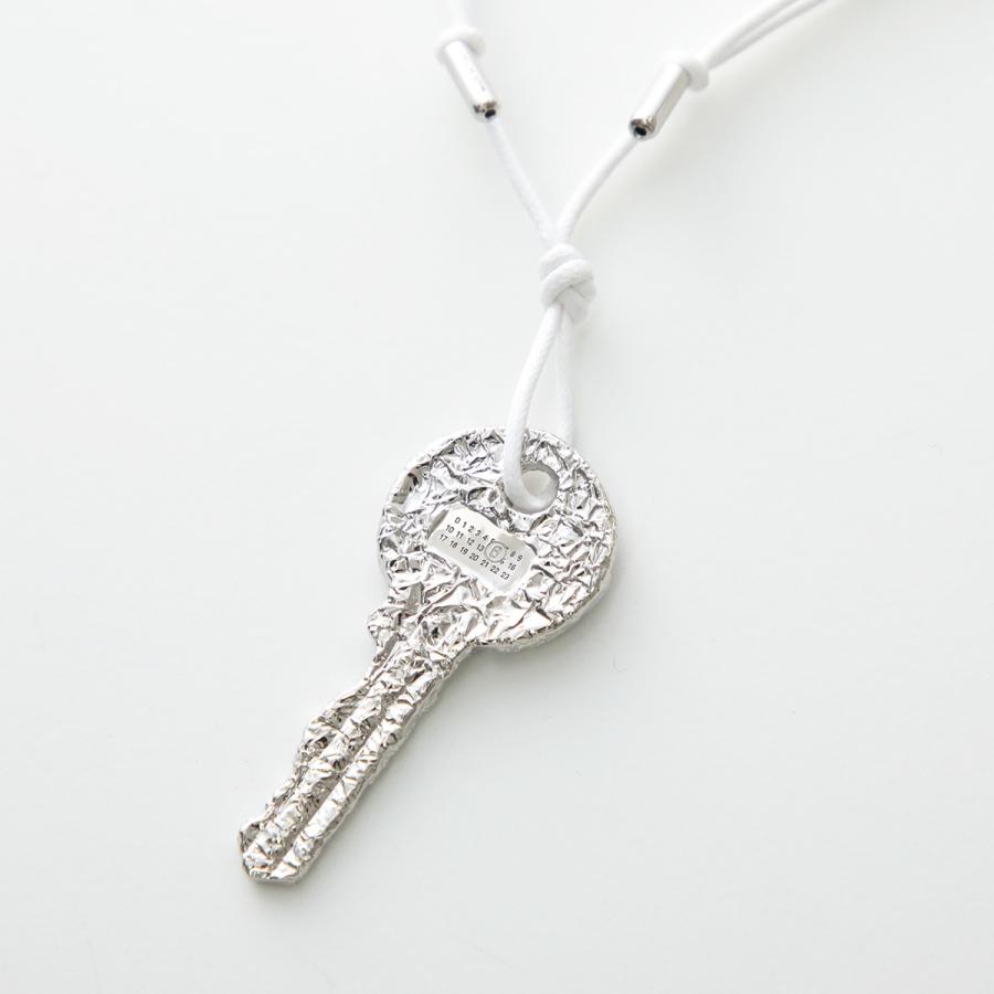 MM6 エムエムシックス メゾンマルジェラ ネックレス SM6UU0090 P6622 レディース 鍵 キーペンダント アクセサリー 956 SM6UU0090P6622956の画像